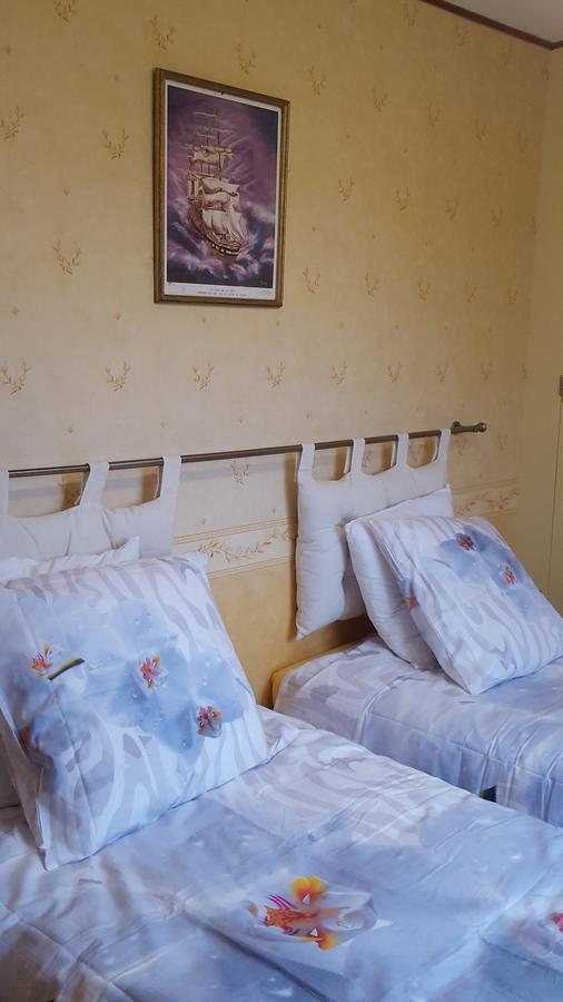 Bed and Breakfast Camden House Aubry-le-Panthou Экстерьер фото